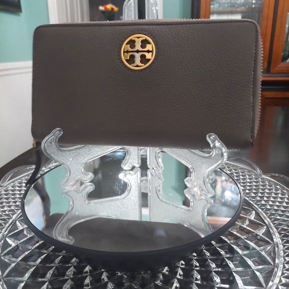Tory Burch Handbags - Tory Burch wallet